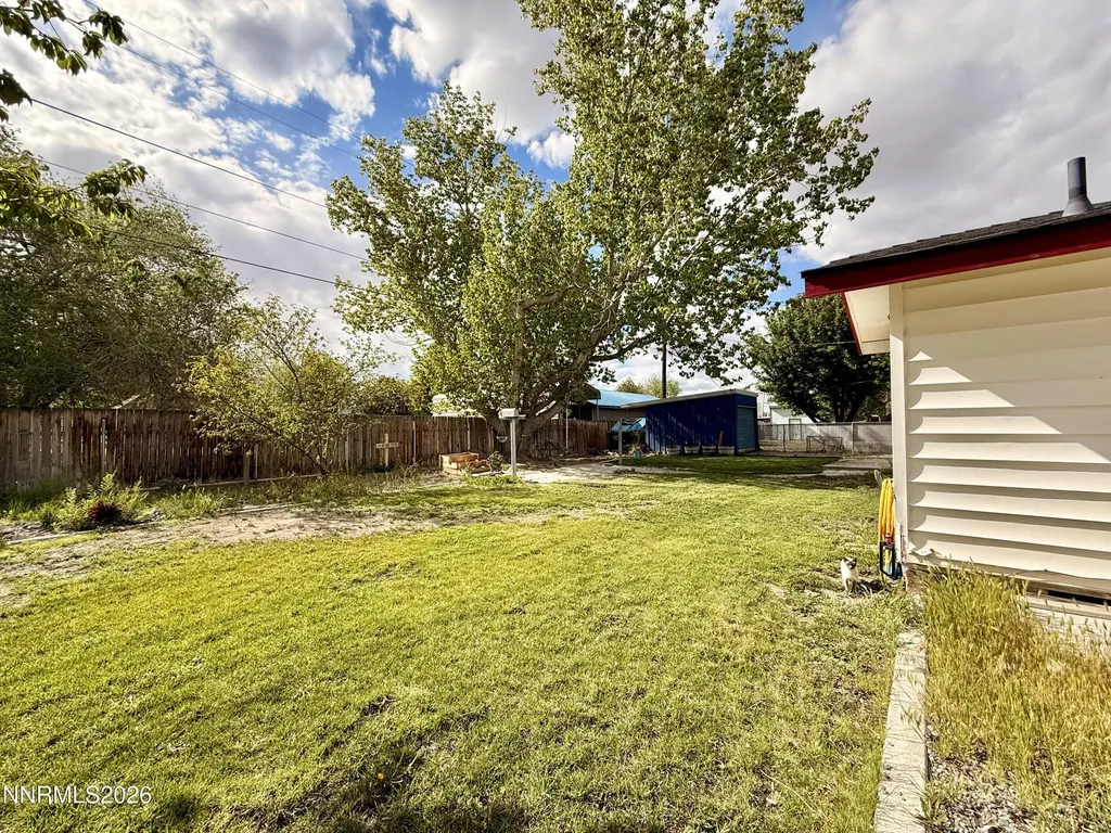 105 Oregon Yerington NV 89447