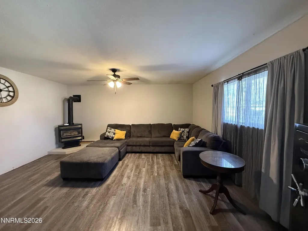 105 Oregon Yerington NV 89447
