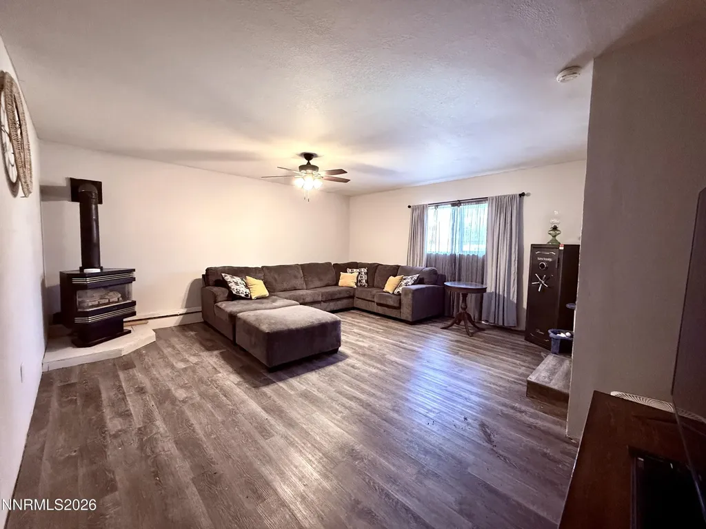 105 Oregon Yerington NV 89447