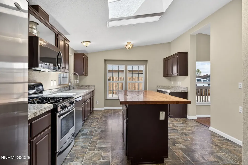 172 Rose Peak Dayton NV 89403
