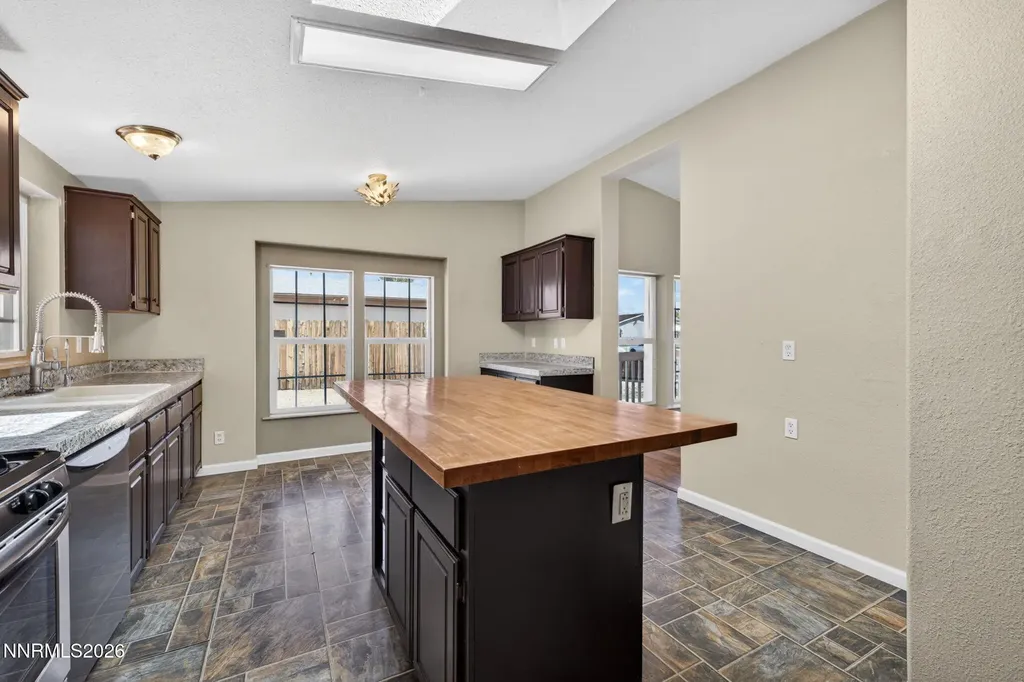 172 Rose Peak Dayton NV 89403