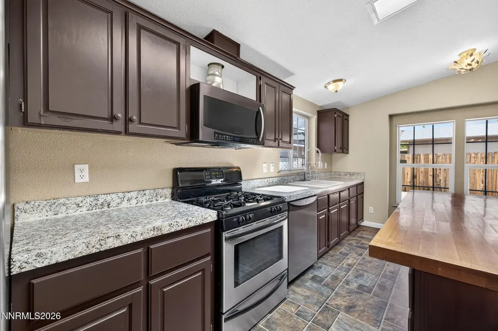 172 Rose Peak Dayton NV 89403