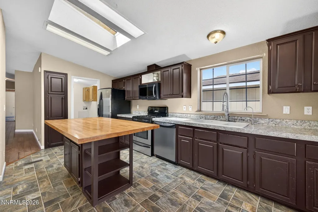 172 Rose Peak Dayton NV 89403