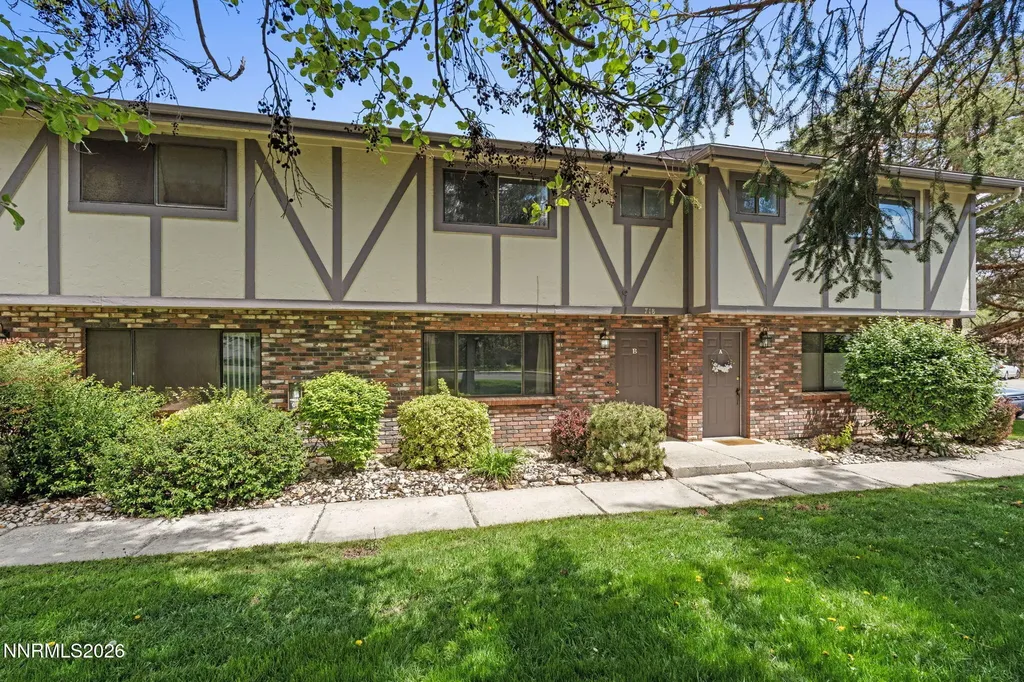 718 Travis Carson City NV 89701