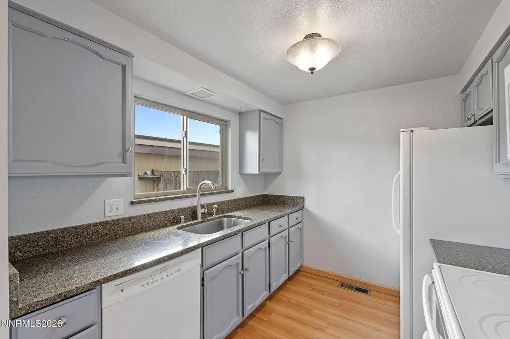 718 Travis Carson City NV 89701