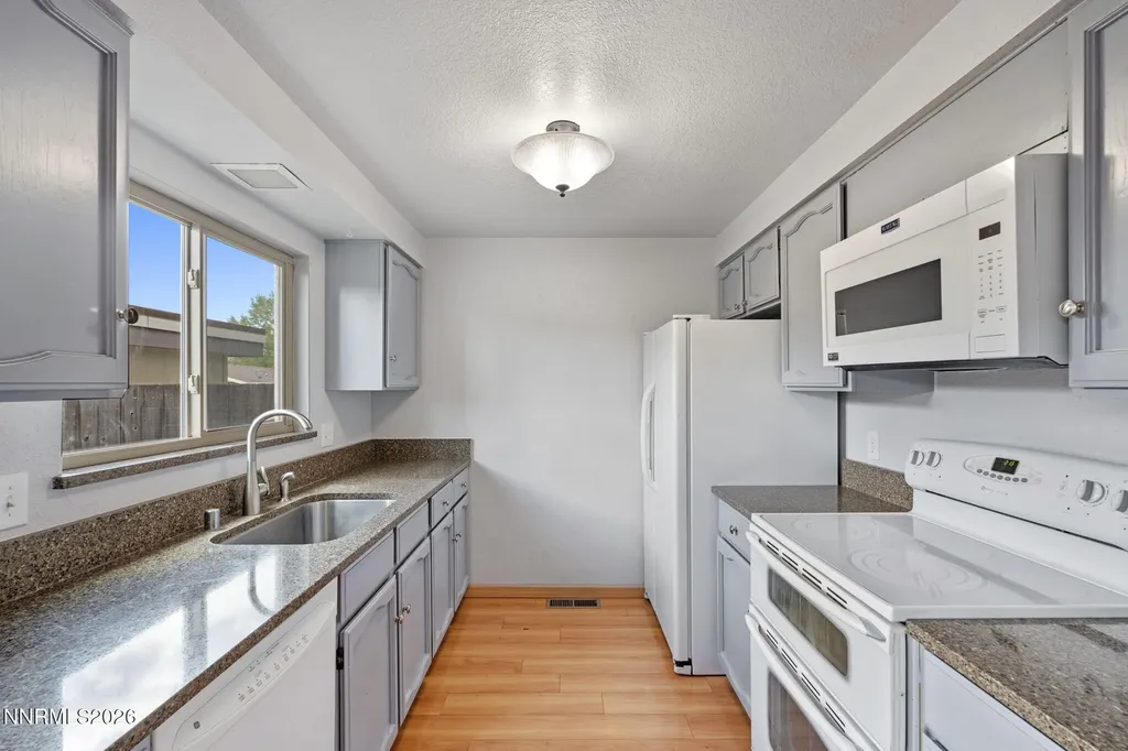718 Travis Carson City NV 89701