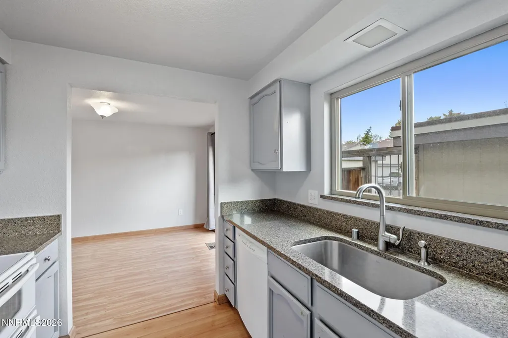 718 Travis Carson City NV 89701