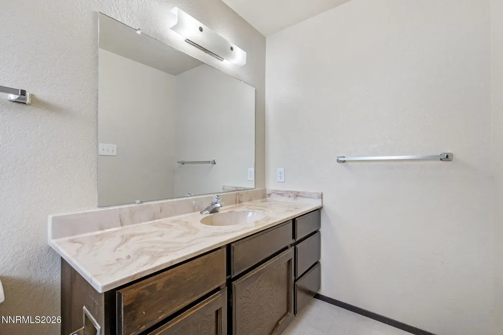 718 Travis Carson City NV 89701