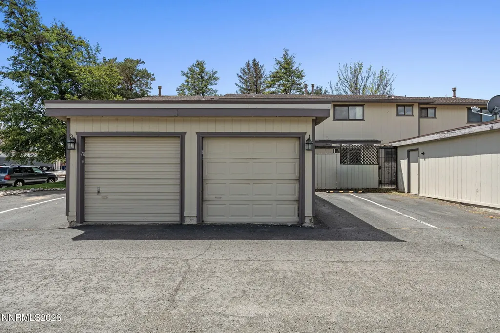 718 Travis Carson City NV 89701