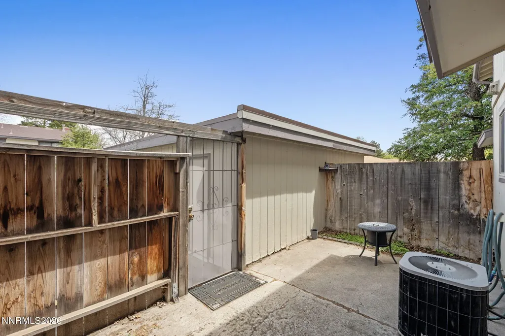 718 Travis Carson City NV 89701