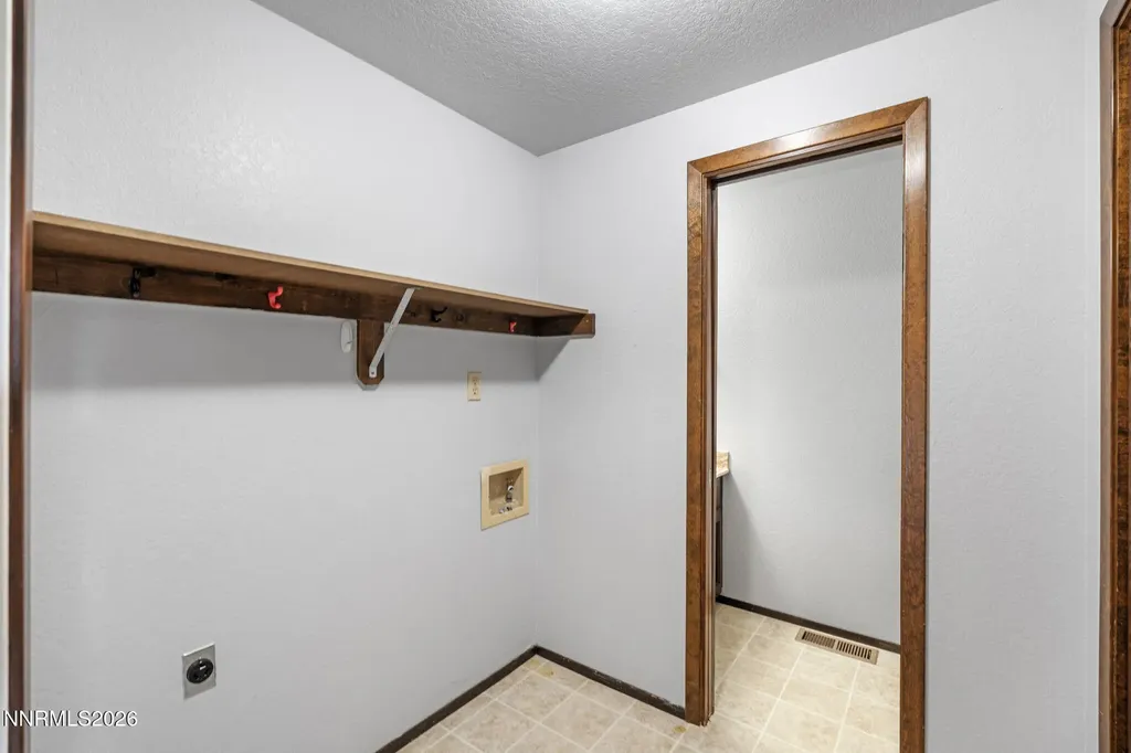 718 Travis Carson City NV 89701