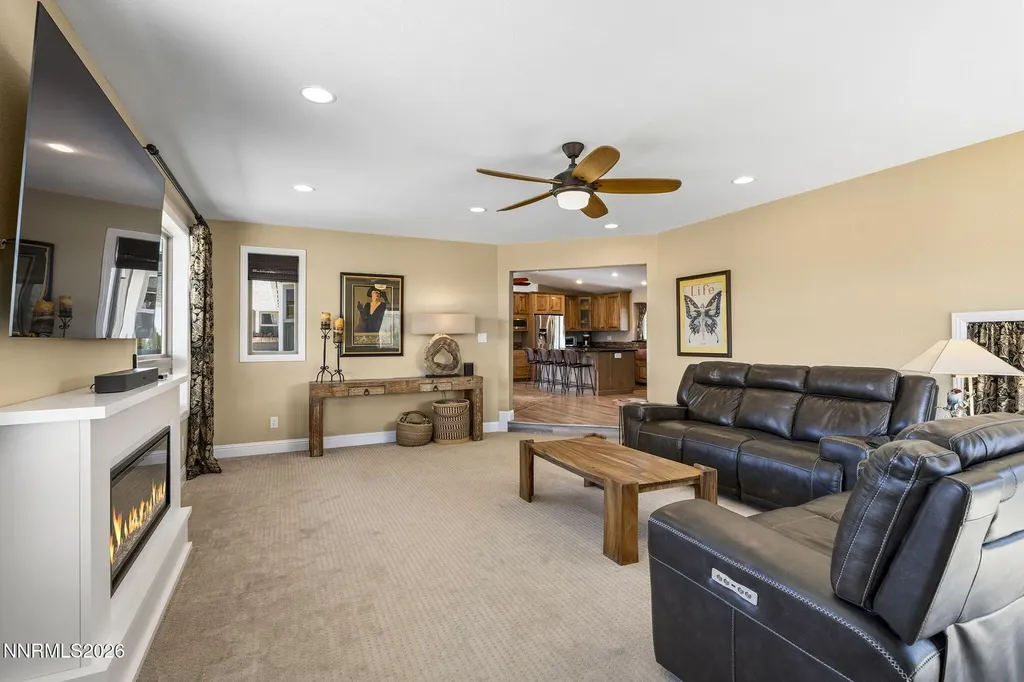 1324 Tamzy Gardnerville NV 89410
