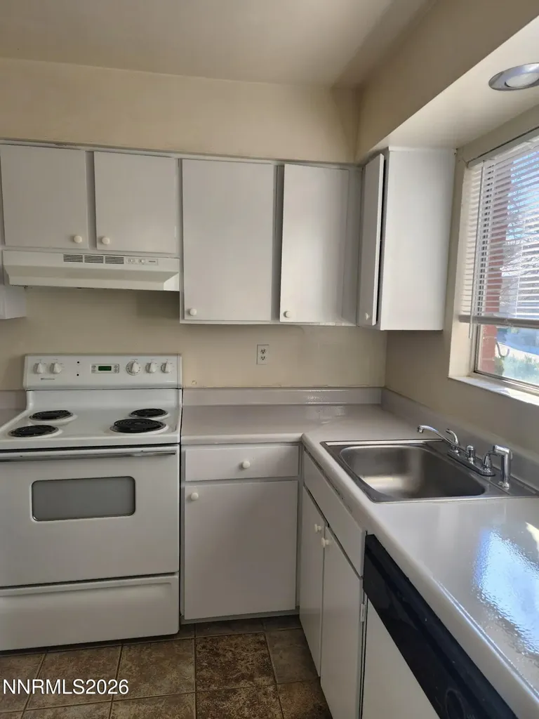 3293 Gypsum Reno NV 89503