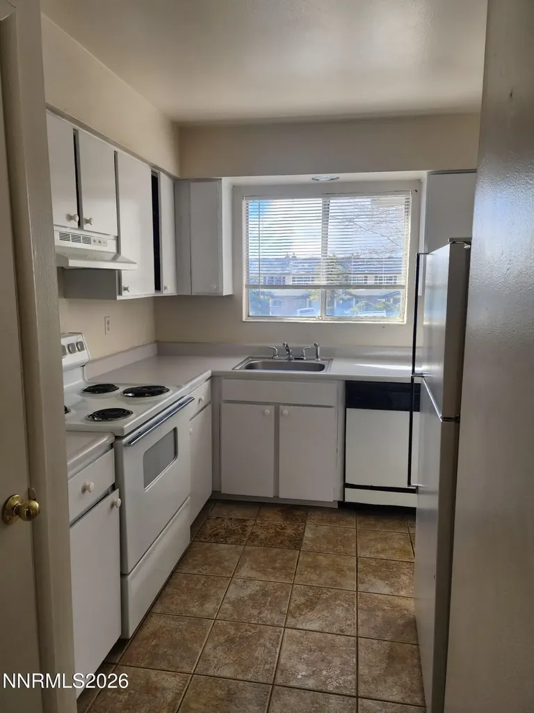 3293 Gypsum Reno NV 89503
