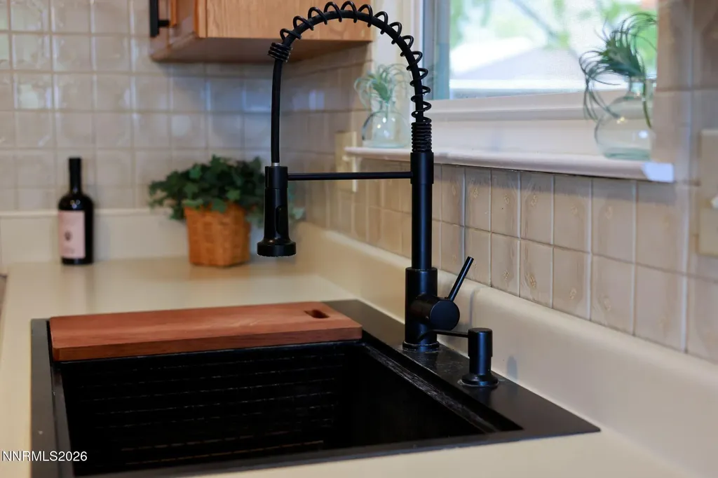 14005 Perlite Reno NV 89521