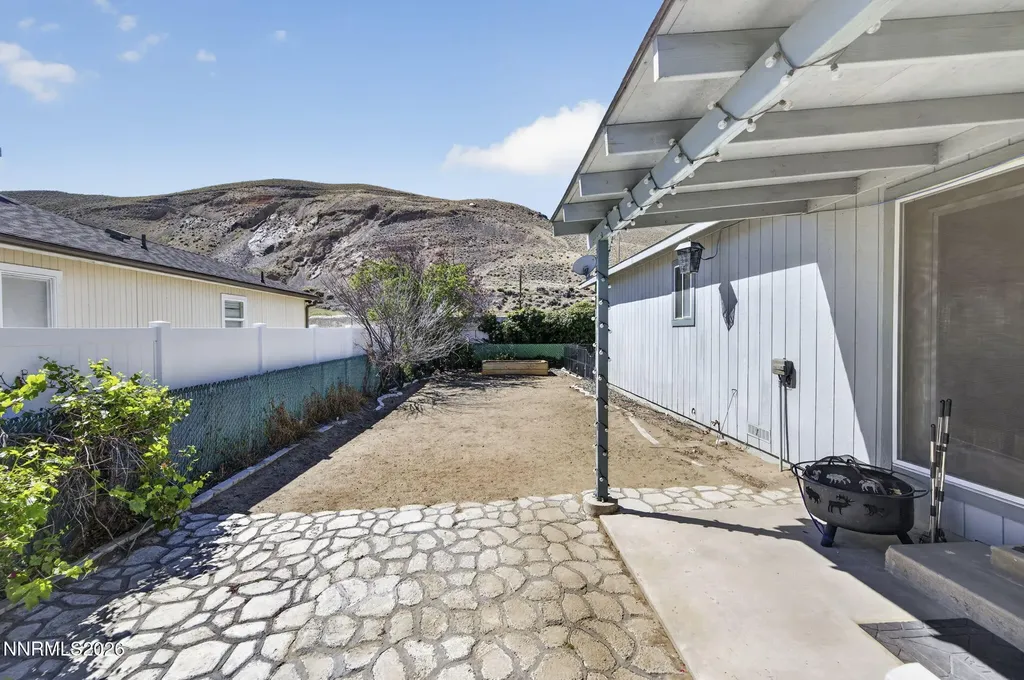 408 Ave De La Bleu De Clair Sparks NV 89434