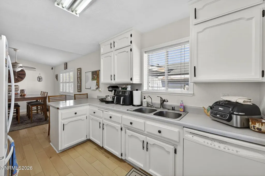 408 Ave De La Bleu De Clair Sparks NV 89434