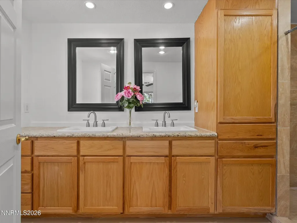 1529 Valley View Carson City NV 89701