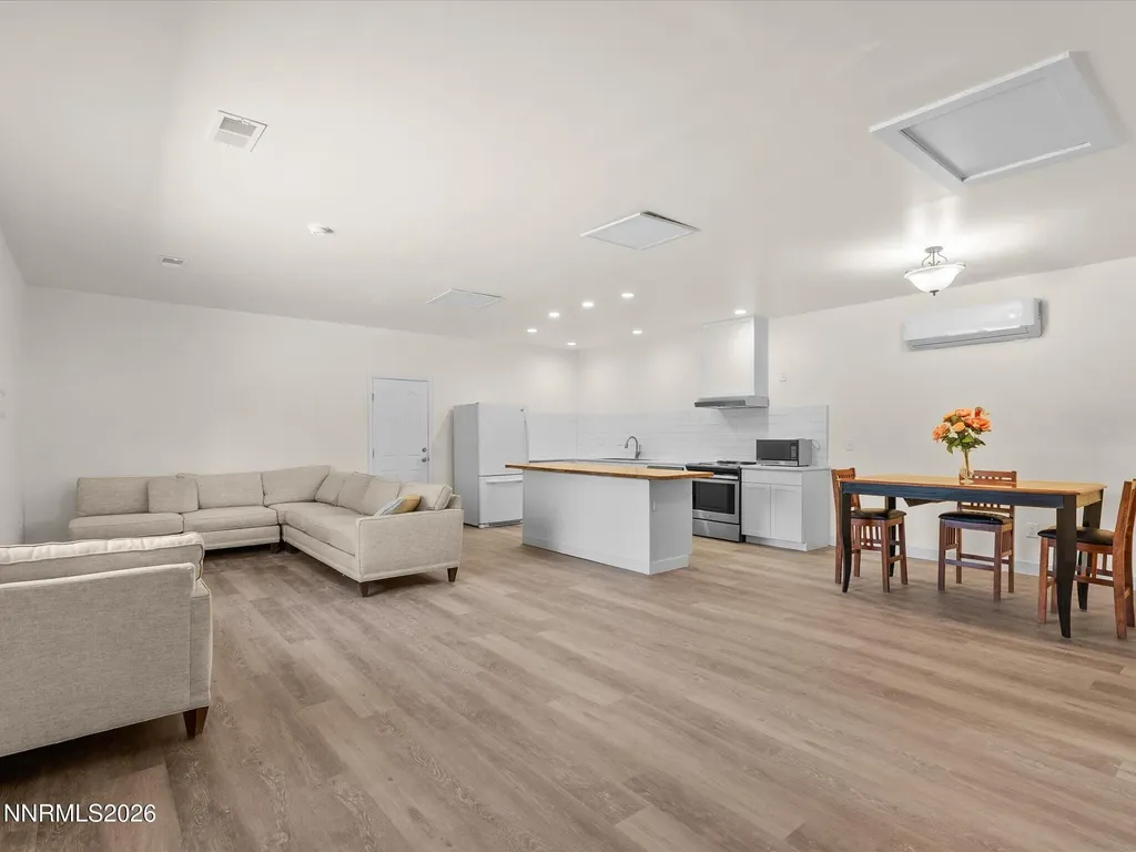 1529 Valley View Carson City NV 89701