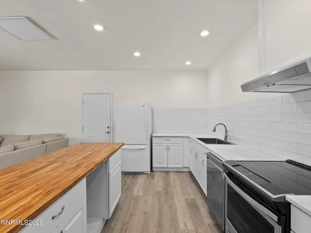 1529 Valley View Carson City NV 89701
