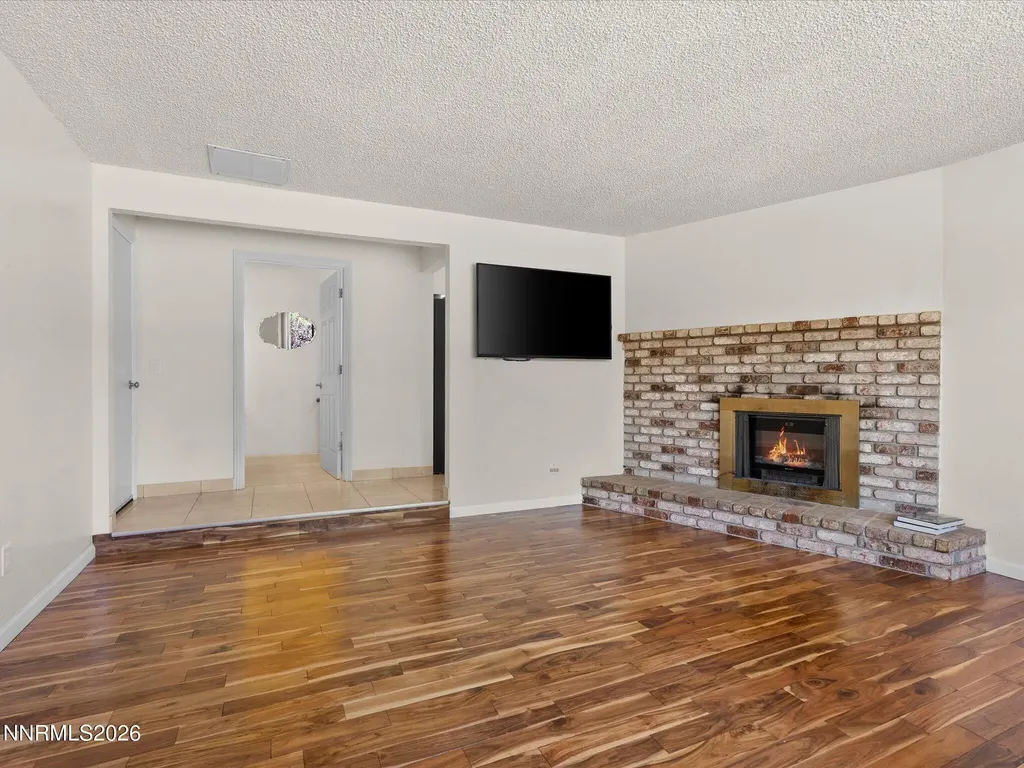 1529 Valley View Carson City NV 89701
