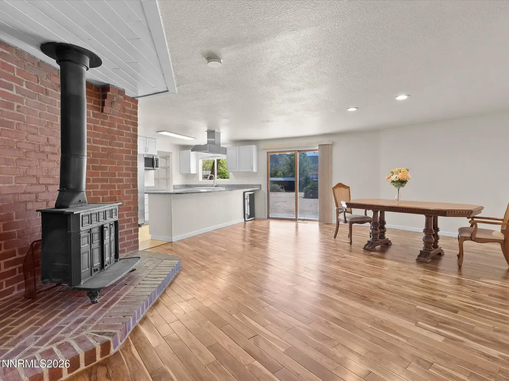 1529 Valley View Carson City NV 89701