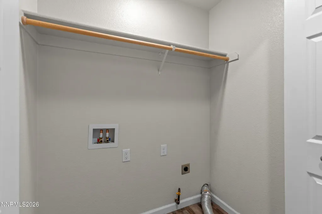1808 Fort Sutter Fernley NV 89408