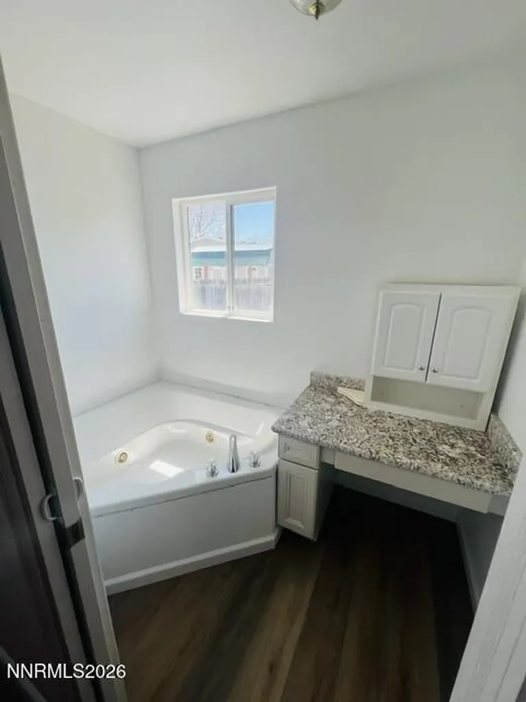 120 Maple Lovelock NV 89419