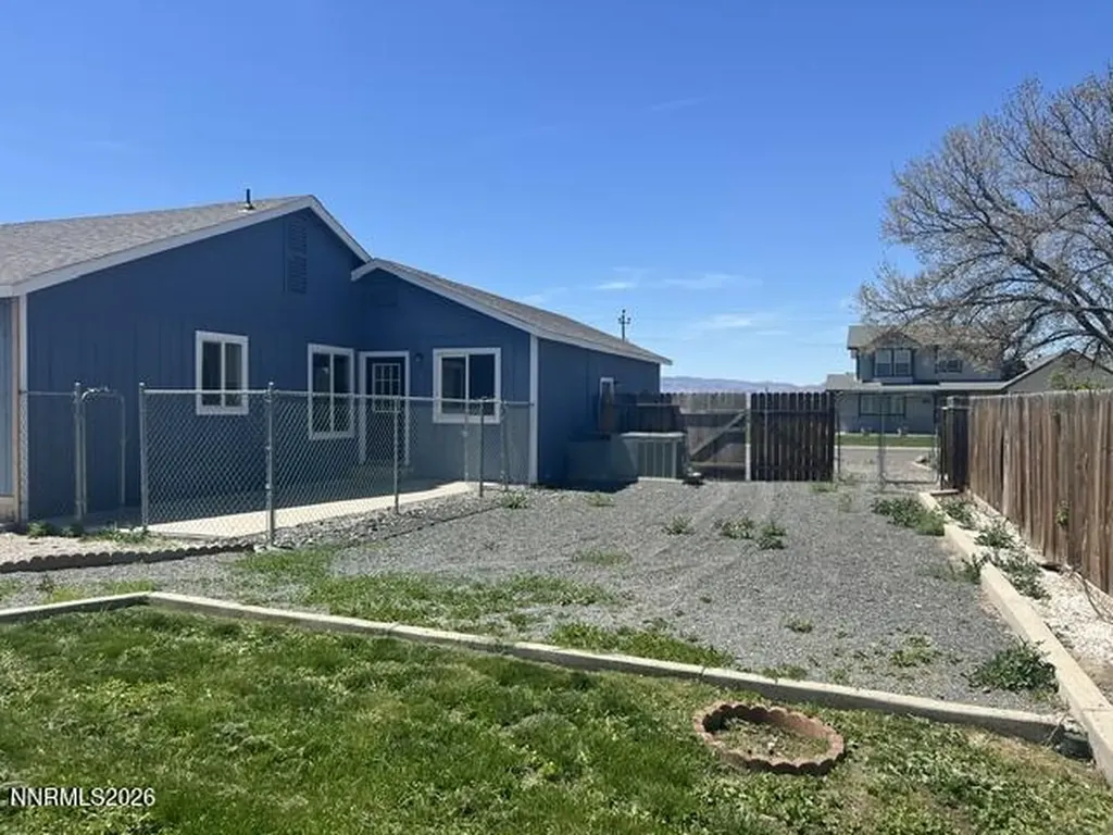 120 Maple Lovelock NV 89419