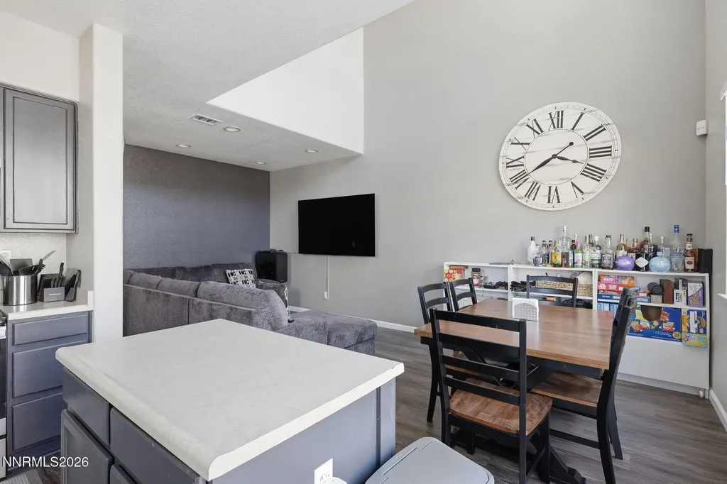 9662 Black Bear Reno NV 89506