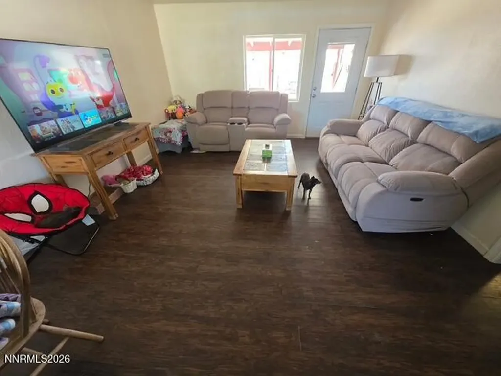 15 Front Fallon NV 89406
