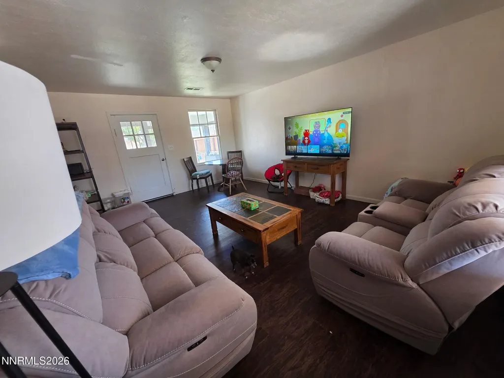 15 Front Fallon NV 89406