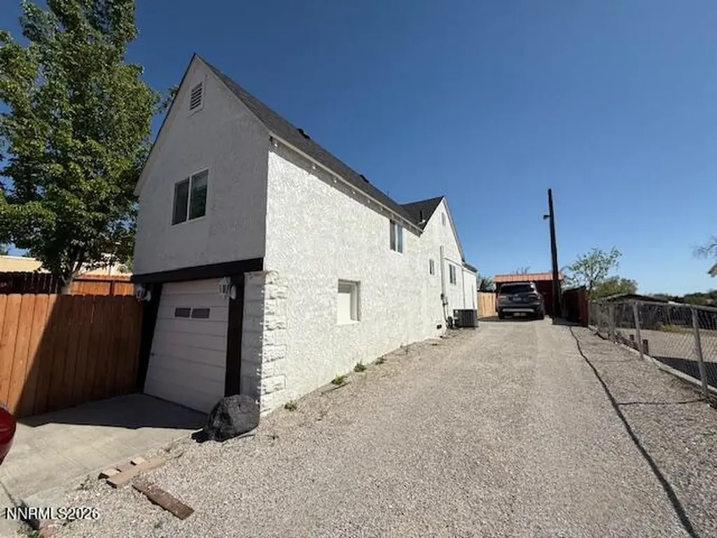 15 Front Fallon NV 89406