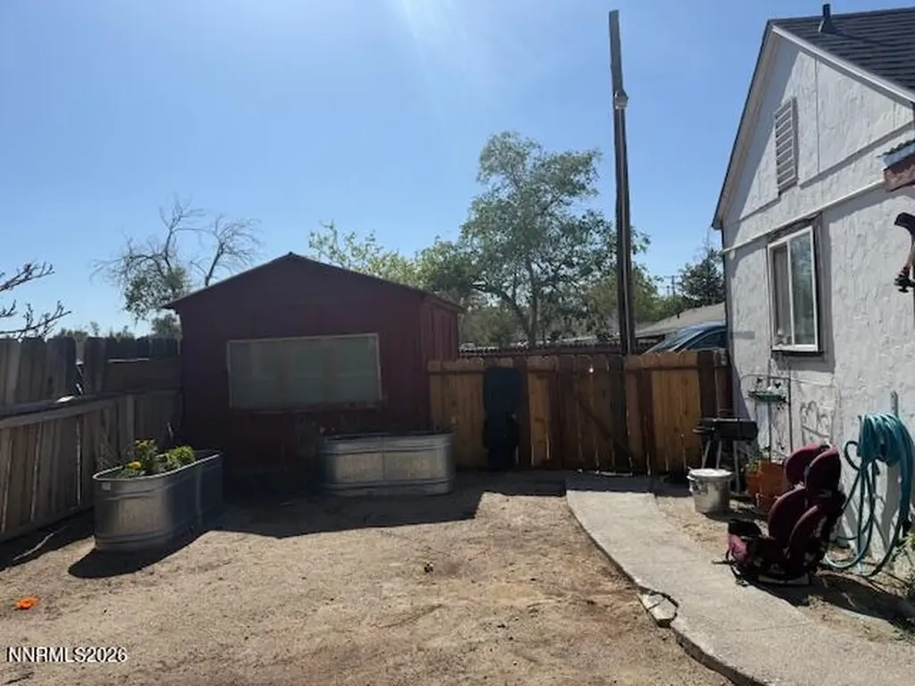 15 Front Fallon NV 89406