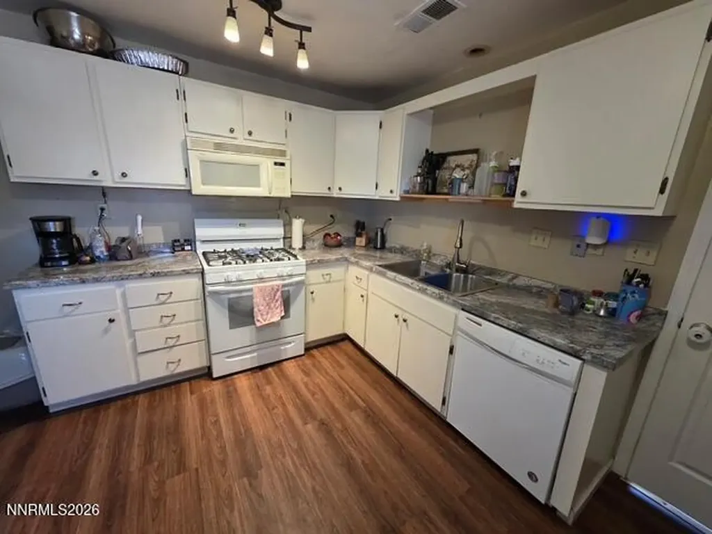 15 Front Fallon NV 89406