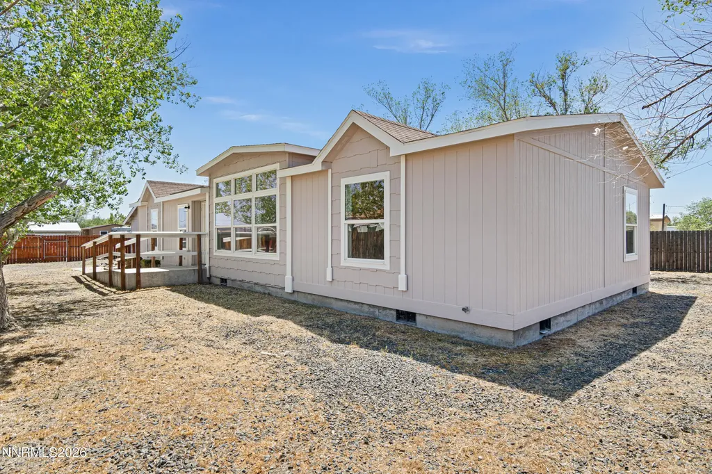 2825 Winnemucca Silver Springs NV 89429