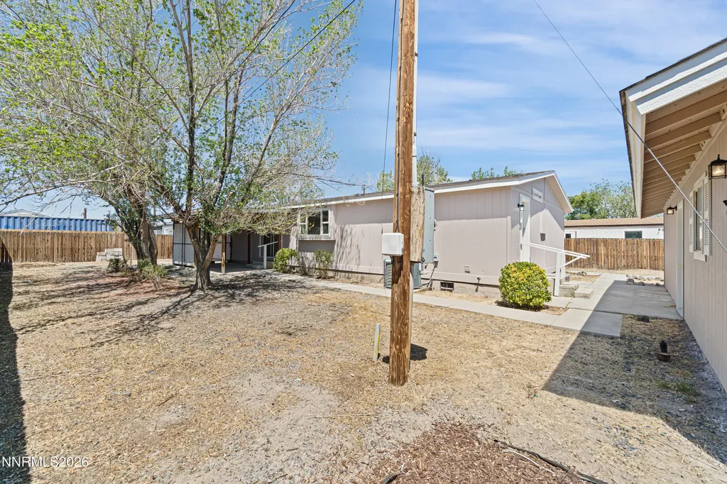 2825 Winnemucca Silver Springs NV 89429