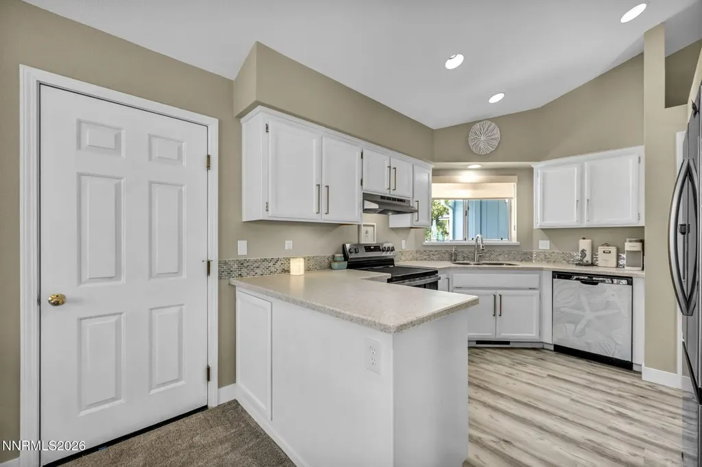 1331 Victoria Gardnerville NV 89460
