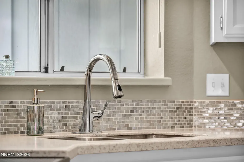 1331 Victoria Gardnerville NV 89460
