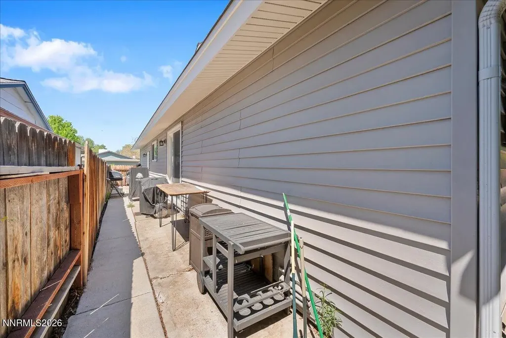 3264 Sandy Sparks NV 89431