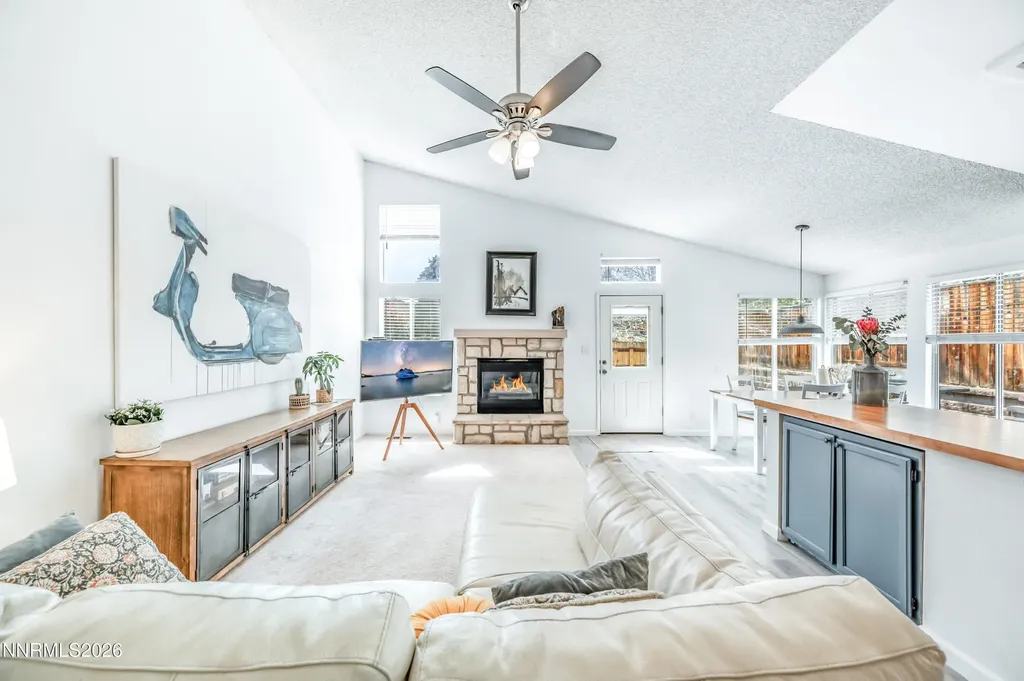 1789 Lakeland Hills Reno NV 89523