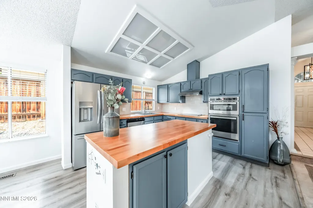 1789 Lakeland Hills Reno NV 89523