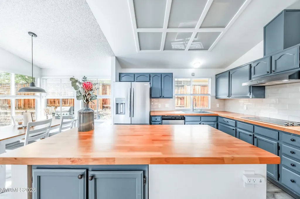 1789 Lakeland Hills Reno NV 89523