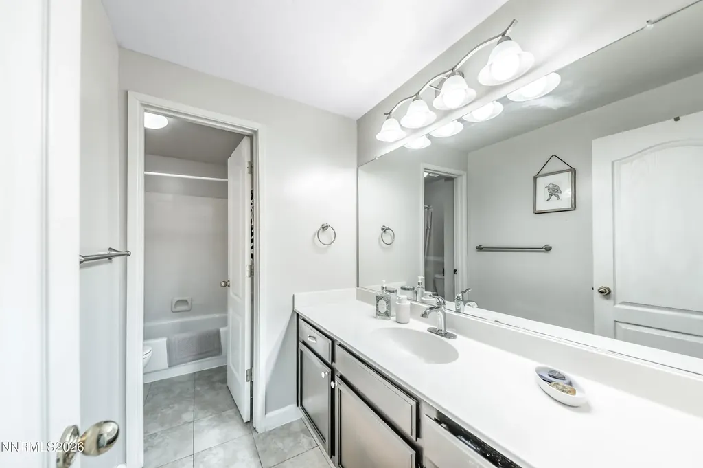 1789 Lakeland Hills Reno NV 89523