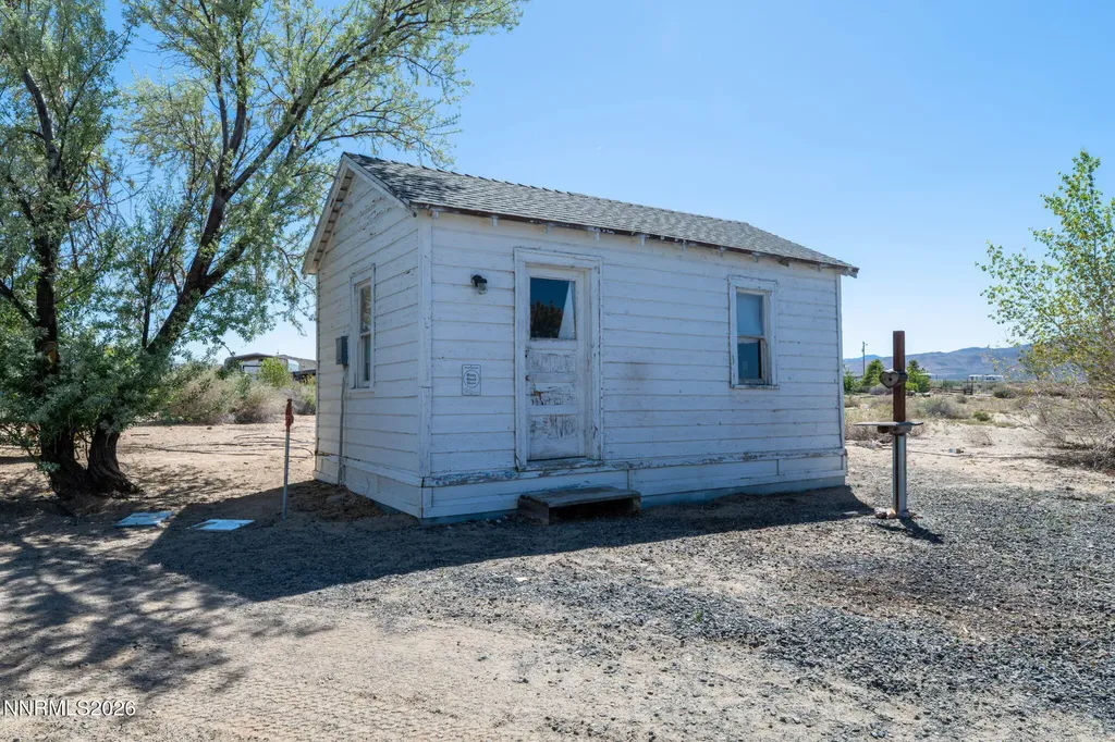 2605 Palm Silver Springs NV 89429