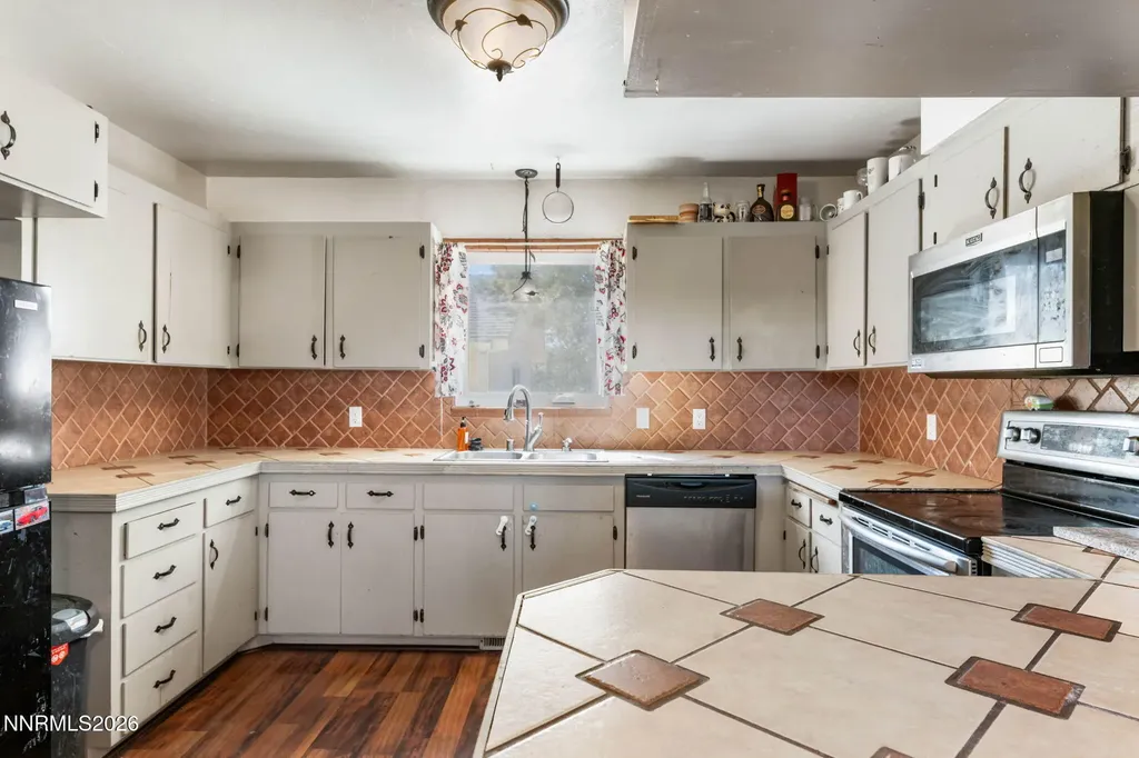 2605 Palm Silver Springs NV 89429