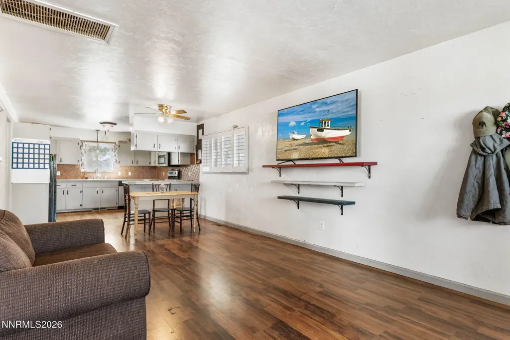 2605 Palm Silver Springs NV 89429
