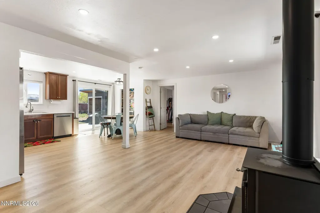879 Whitney Gardnerville NV 89460