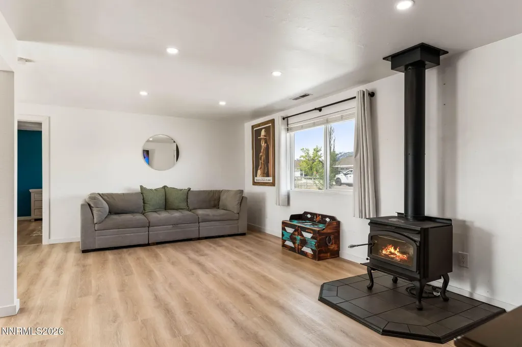 879 Whitney Gardnerville NV 89460