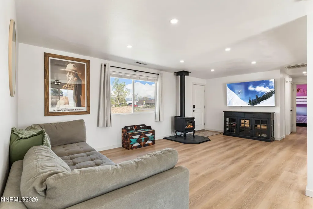 879 Whitney Gardnerville NV 89460